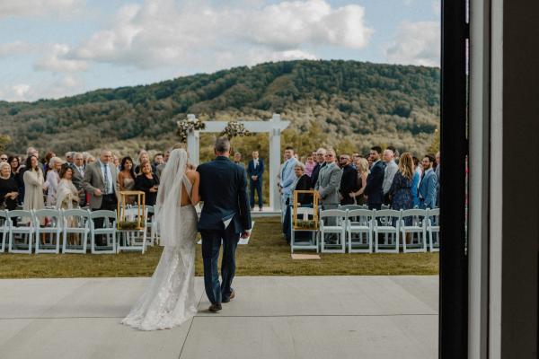 photo of wedding at the lookout