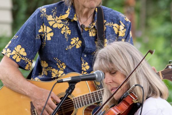 Together Dee and Bob create tons of music for a duo, big harmonies and enchanting melodies.