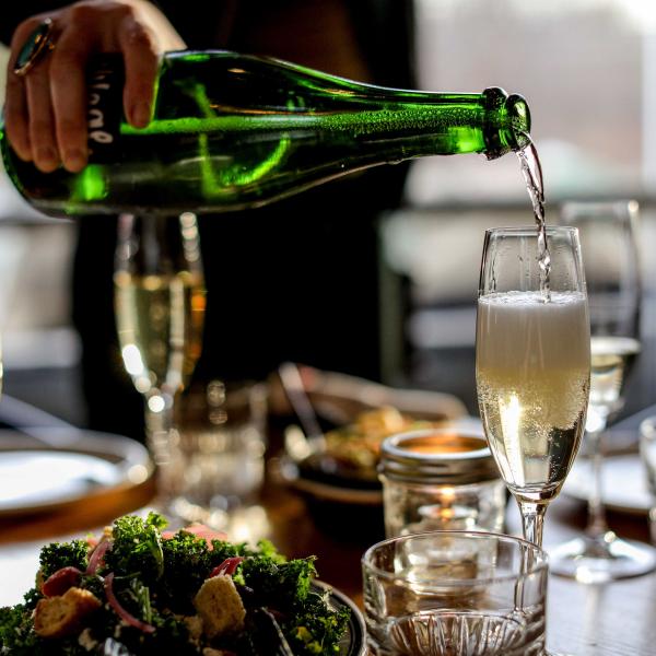 Champagne & Sparkling Wine Features